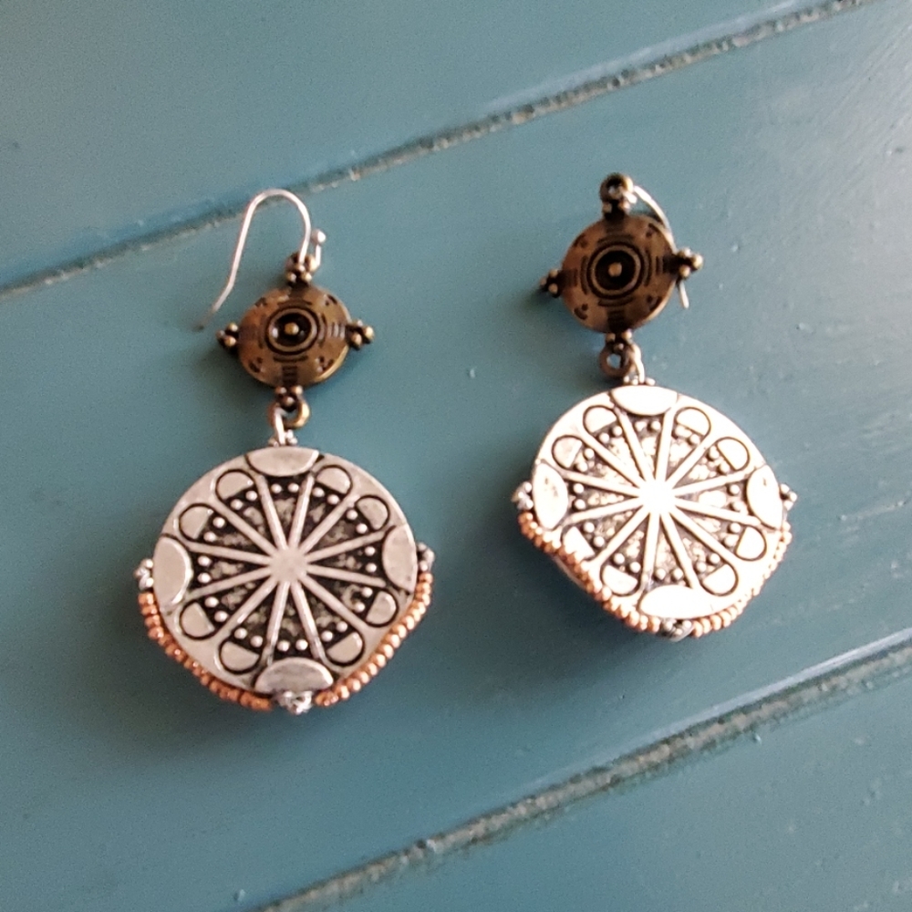 Jewelry - Picture 2 of 2